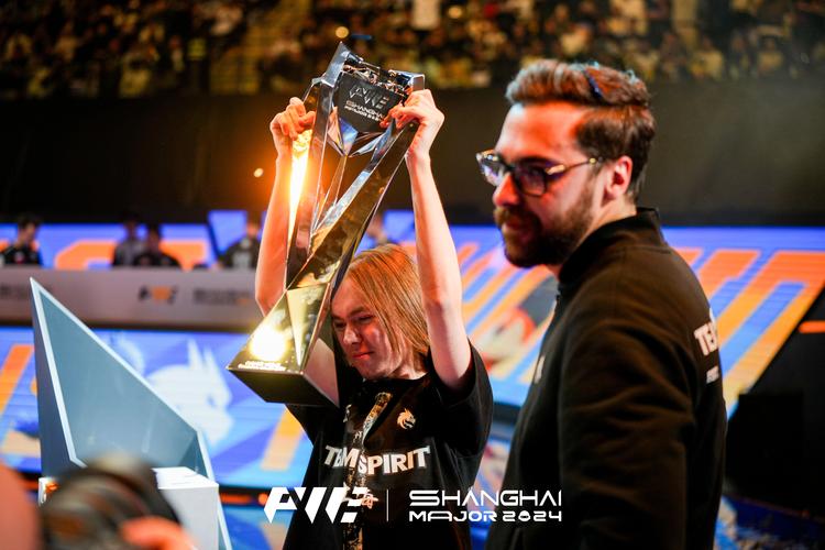 Cat拿到冠军并且荣膺FMVP后泪洒现场：这一次我不想再留遗憾