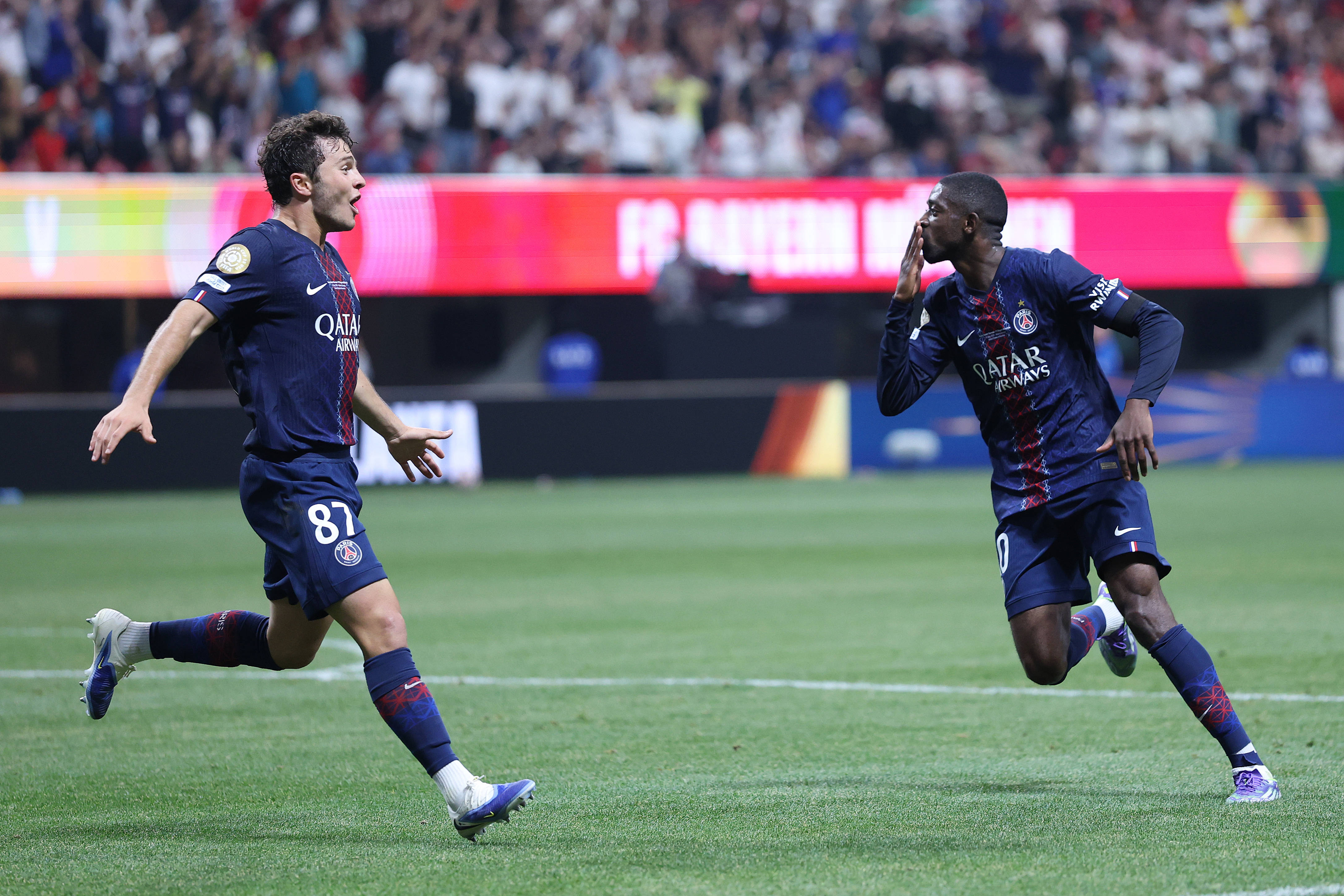 Anyone's Legend . Shanks 新年祝福：在农历新年的第三天，祝大家幸福安康