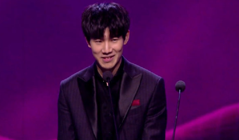 A队离重铸荣光还有多远？