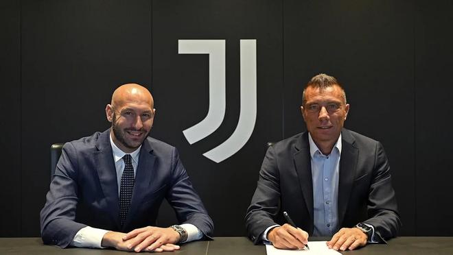 亚运电竞LOL项目集训合照公布：Uzi、Bsyy赫然在列